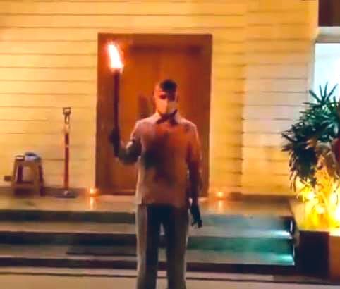 Eaj7FeKU4AAP-fw?format=jpg&name=small