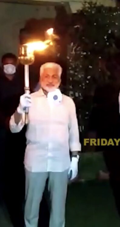 Eaj7FeKU8AAxlWQ?format=jpg&name=900x900