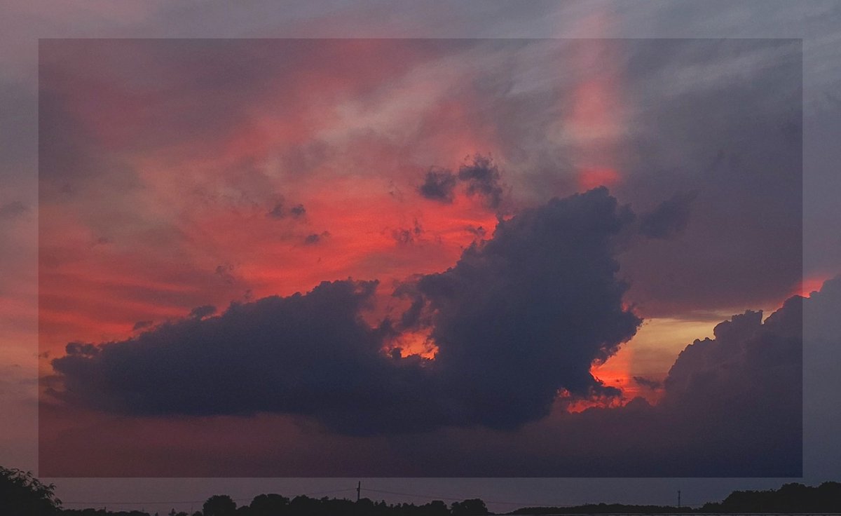 FulLmoNty_n's tweet image. 茜さす本日の暮れ時
#identitymemory
#ファインダー越の私の世界
#photography