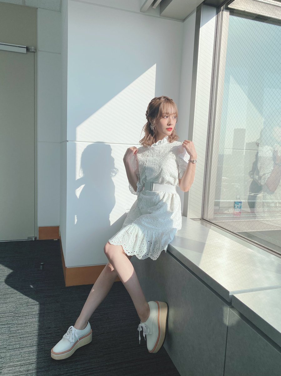 前田希美の私服 白猫テニス でのウエストベルトのついた白レースのミニワンピースです 芸能人の私服 衣装まとめ Woomy 前田希美の私服 白猫テニス でのウエストベルトのついた白レースのミニワンピースです 芸能人の私服 衣装まとめ Woomy