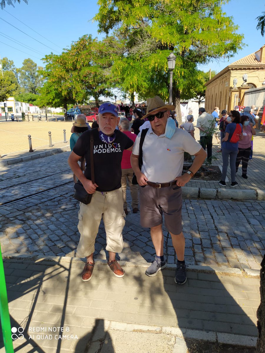 Podemos_SevEste's tweet photo. Algunos compañeros del Círculo Podemos Sevilla Este - Torreblanca en el día de la Memoria Histórica en Andalucía, 14 de Junio de 2020. Cementerio de San Fernando (Sevilla). https://t.co/miIZsn7neg