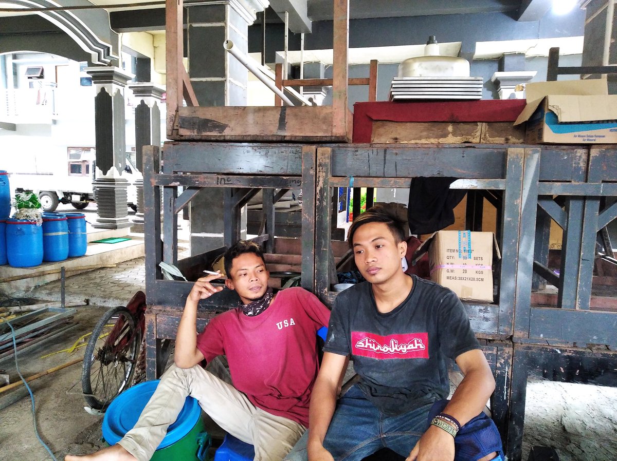 Garangan itu tergantung ayamnya, kalau ayamnya menggoda ya langsung di makan enggak nunggu besok habis lebaran, tapi kalau ayamnya sopan dan tidak aneh" penampilannya garangan pasti akan sungkan dg sendirinya , karena sejatinya sifat garangan itu kalem ..😎 <a href="/andriawan_ferii/">Feri andriawan</a>