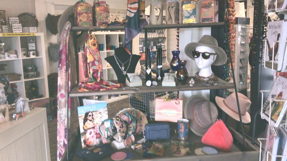 In line with the latest Government guidance, from today <a href="/NorthumbrianH2O/">Northumbrian Water</a>'s  gift shop at Tower Knowe will reopen &amp; have some limited stock of bait and tackle available

The shop will be open 10am-4pm Mon-Sun
Please continue to use our online booking system bookwhen.com/watersideparks…