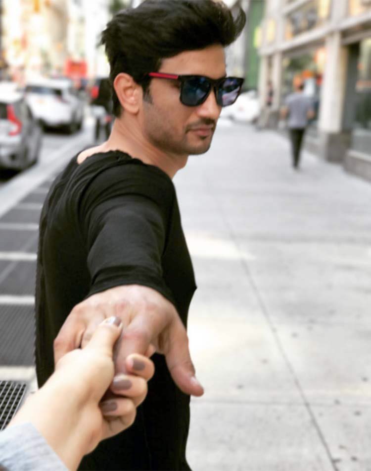 FDR_New's tweet photo. Gone too soon💔
RIP Sir #SSR 💐🙏 @itsSSR 
#RIPSushantSingRajput #SushantSinghRajput https://t.co/KT5FGCghJH