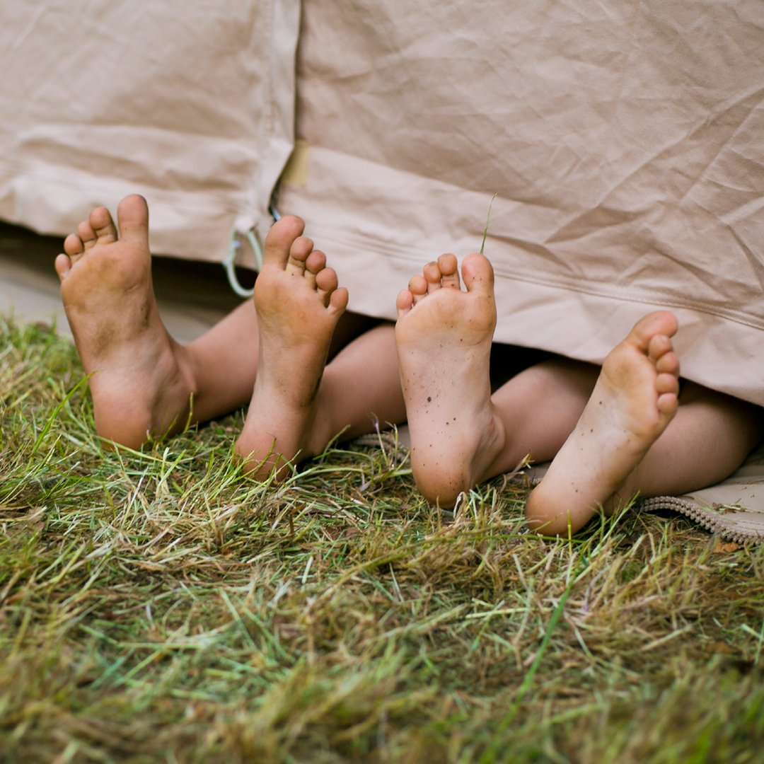 Buitengewoon kamperen voor binnenlandse avonturiers! Kom deze zomer kamperen in een tipitent midden in de natuur. In elk van de kampeergebieden bevinden zich 8 tot 15 tipitenten, steeds op een grote afstand van elkaar. Boek via buitengewoonkamperen.be.
#kamperen #staycation