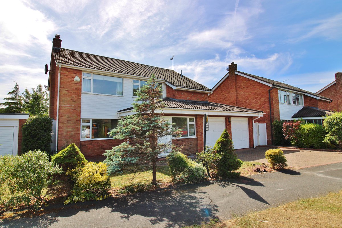 Fantastic Family Home, Ready to Move-In and No Chain! Formby, £475,000 ❤️
.
▫️ Large Four Bedroom Family Home
▫️ Master Bedroom With En-Suite
▫️ Spacious &amp; Flexible Accommodation
.
📸 To See Further Images and Details Search for ‘Harington Road‘ on our Website Link in Bio