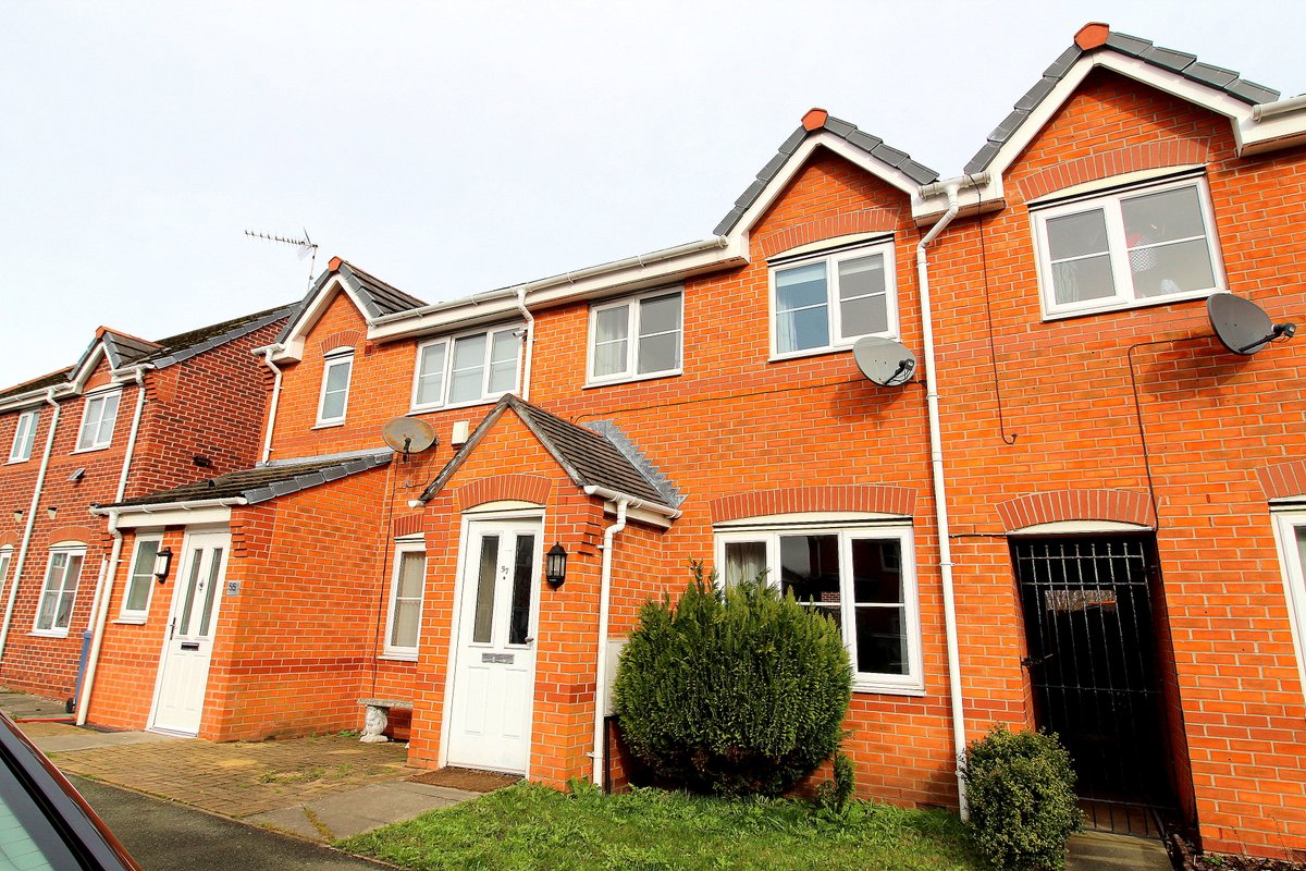Venmore_Homes's tweet photo. Ideal First Home or Buy to Let Investment 👀👀 Wavertree, £120,000
.
▫️ Modern mid-terrace
▫️ Two double bedrooms
▫️ Attractive rear garden
▫️ Pleasant residential development
.
📸 To See Further Images and Details Search for ‘Bowmore Way‘ on our Website (Link in Bio) https://t.co/vnJu3fCMO6