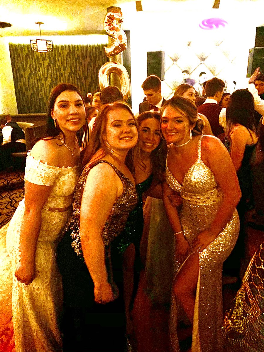 mcguane_kris's tweet photo. Dear Seniors,
More senior ball pictures-
@2020_WHSIndians 
#prideinourtribe https://t.co/927NXxdFqJ