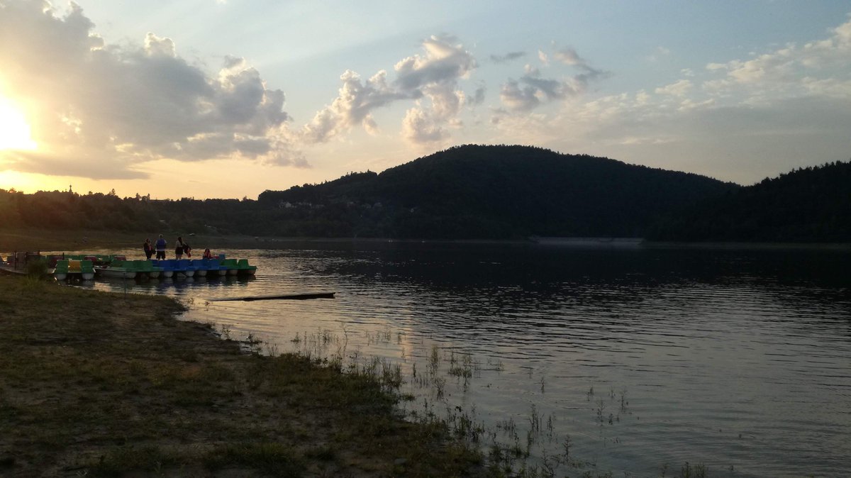cykada's tweet photo. Pozwala mi leżeć na zielonych pastwiskach.
Prowadzi mnie nad wody, gdzie mogę odpocząć: 
orzeźwia moją duszę.
Ps. 23, 2-3 #BeskidNiski https://t.co/BvclevvFQp