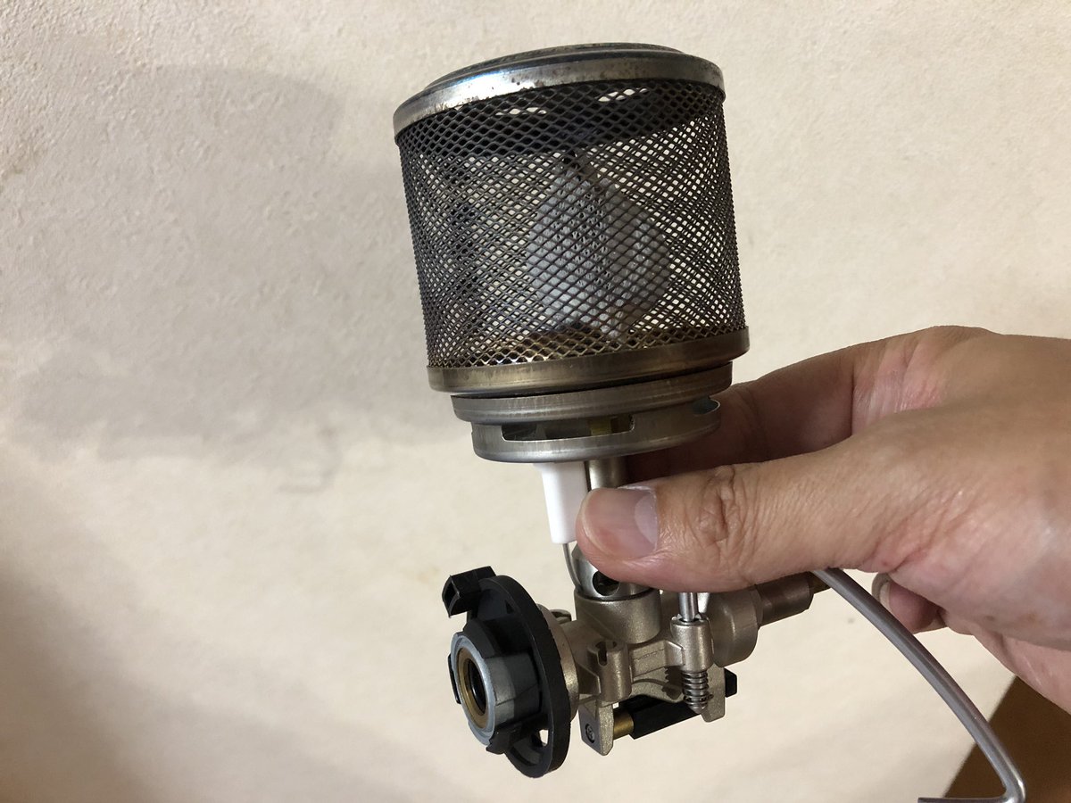 7dM1BanWgq6bR8F's tweet photo. 嫁にお願いしてやっと買えたソトのガスランタン。cb缶で使えるから費用も少なくて助かるわ。
やっぱガスの光は暖かみがあってええわ〜😊
あー早くキャンプに行きたい〜⛺️
#ソト #ランタン #ガスランタン #st260 https://t.co/3Z377CWNBt
