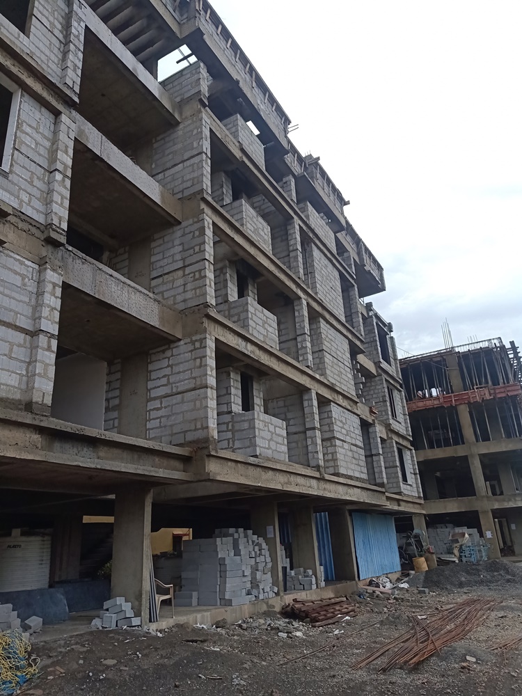 namrata_group's tweet photo. We are back on track ! Here is the construction update of #Aikonic Phase 2 for the month of June 2020.
Building K- 5th Slab completed
Building L- 3rd Slab completed
.
#Talegaon #PropertyInTalegaon #FlatsInTalegaon #NamrataGroup #PuneRealEstate #BuyFlatsInPune #PuneConstruction https://t.co/lkR0veJh2R