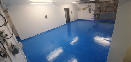 PolycoteUK's tweet image. To get this lovely floor finish, we first had to strip off an existing failed latex screed and prepare the floor by grinding. Then primed the floor with our oil-tolerant primer as a sealer then finished it with this amazing 6mm polyurethane screed.
#epoxyresin #polycote #puscreed