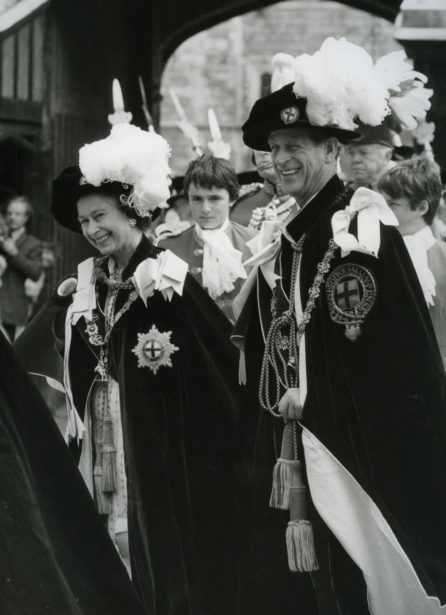 The Royal Family on X: As part of the ceremony, members of the Order  process through the precincts of Windsor Castle in their distinctive Garter  robes. 📷 Her Majesty and other Members