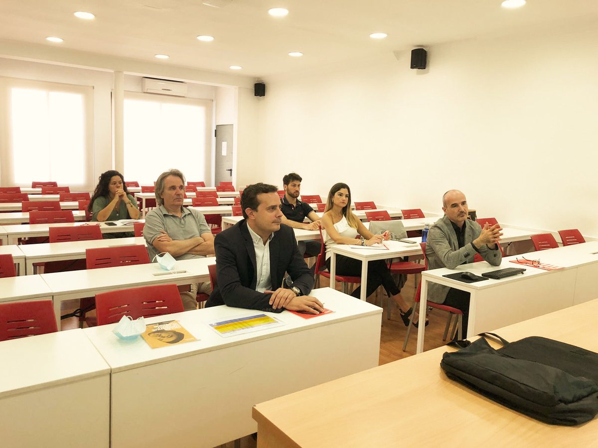 formaticbarna's tweet photo. Comencen les Jornades de Portes Obertes Virtuals: Presentació del Bachelor en Direcció i Administració d’Empreses.

📌 Per a més informació podeu consultar la nostra web

#formaticbarcelona #portesobertes #2020 https://t.co/q9LylfUCUT