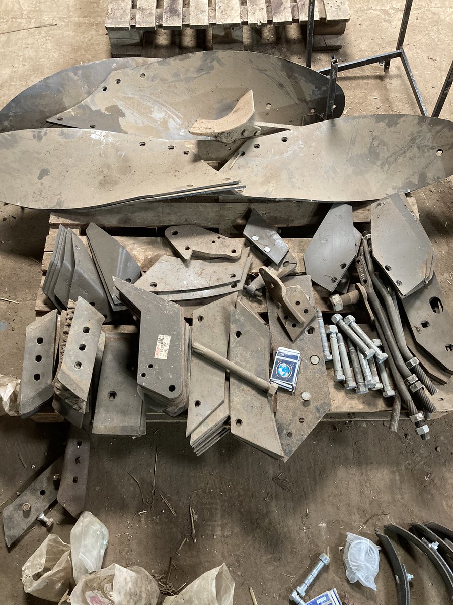 Conisholmefarms's tweet photo. *** Please RT ***
Selection of spares for the following implements for sale.
Vaderstad Rapid 
Gregoire Besson Plough
Dalbo Cultimax Spring Tine.
Please pm me for more details. https://t.co/u3mp8z5sBs