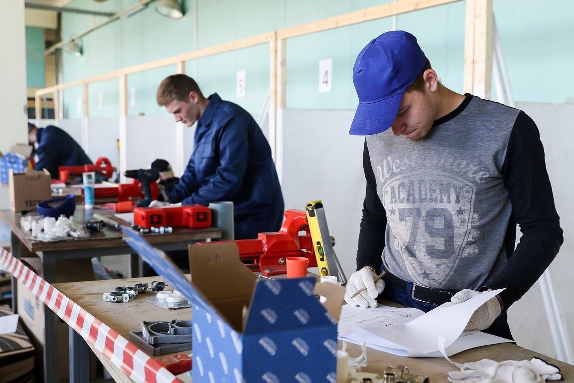 18 июня Минпросвещения России и Ворлдскиллс Россия проведут онлайн-марафон в рамках дня открытых демонстрационных экзаменов. Это прямая трансляции реального процесса сдачи экзамена, которая охватит 15 колледжей из 13 регионов страны и 15 компетенций. worldskills.ru/media-czentr/n…