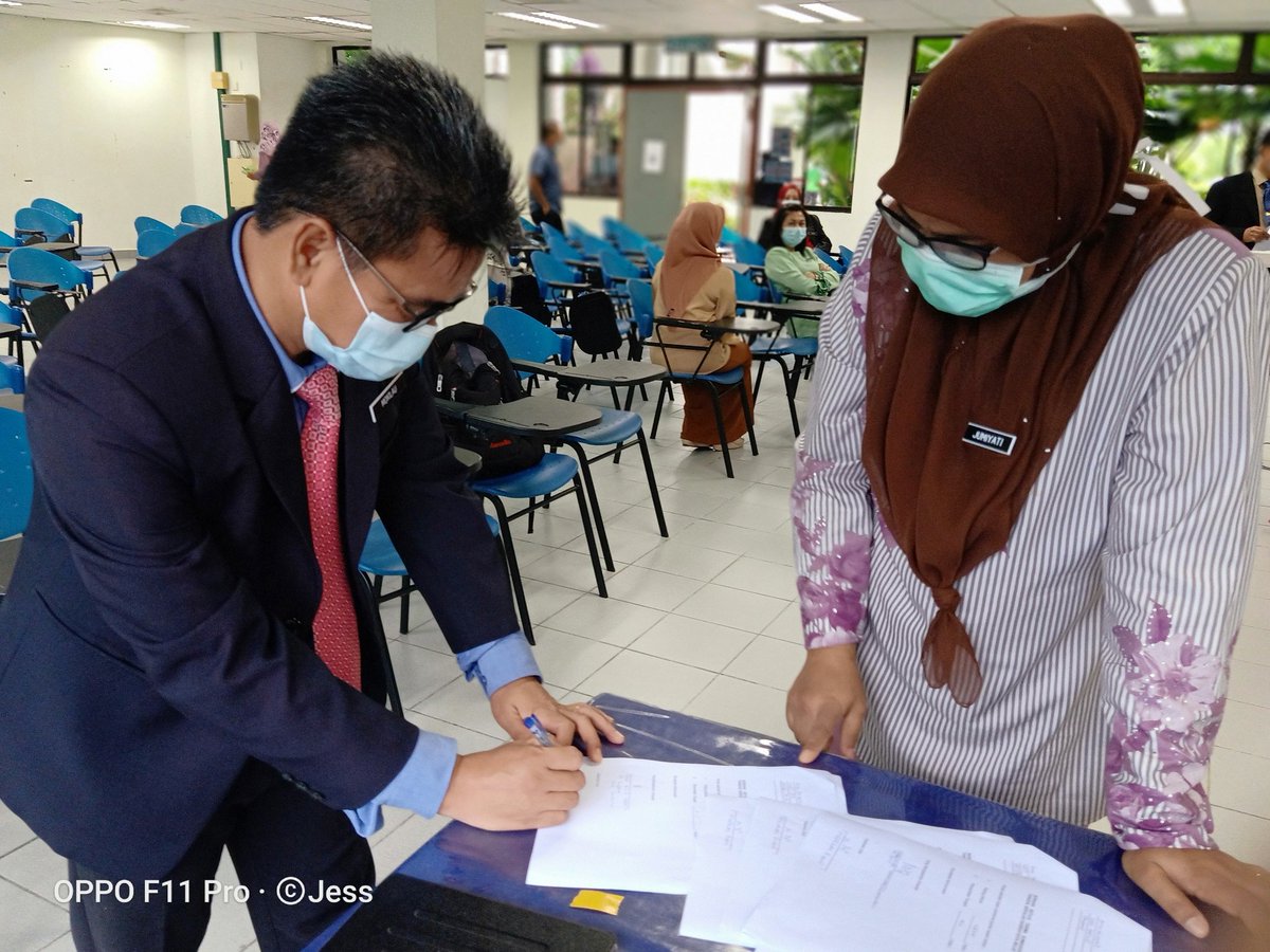 PPDKotaBelud's tweet photo. Penyerahan Pelitup Muka dan Pensanitasi Tangan kepada Sekolah Menengah Daerah Kota Belud disempurnakan hari ini oleh En. Mohd. Fadzli Abd. Rozan, Pegawai Pendidikan Daerah Kota Belud. https://t.co/ItXffjNeYc