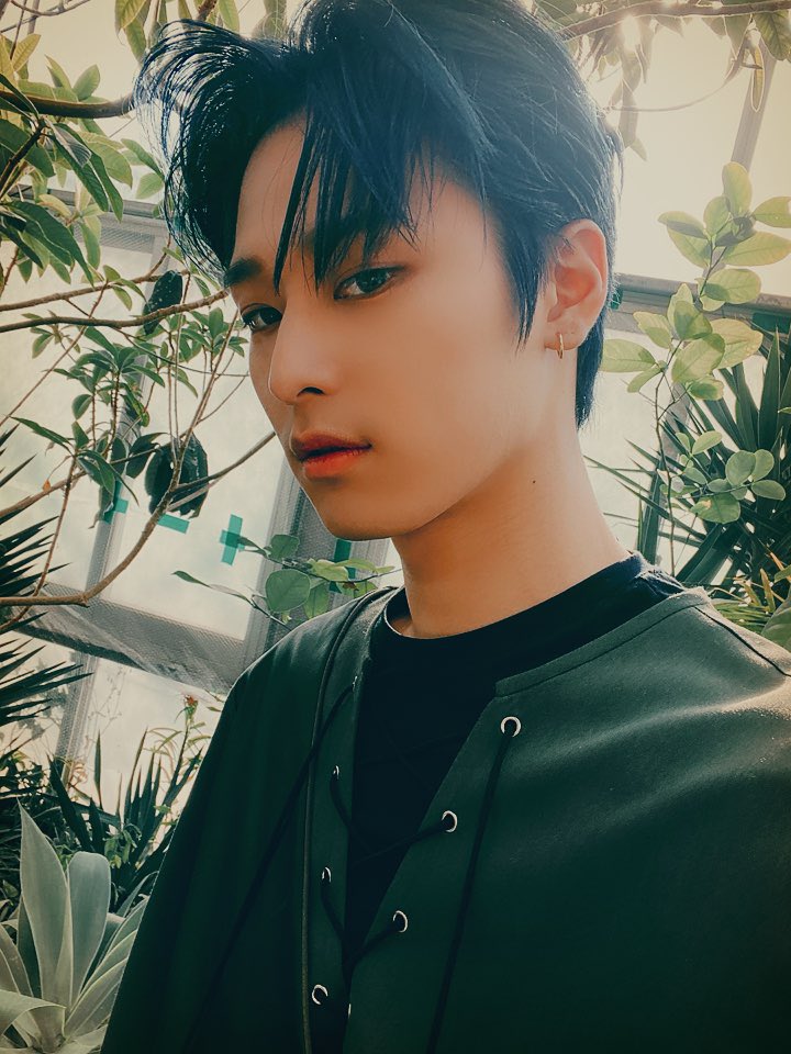 WE_THE_BOYZ's tweet photo. [주연] 이번주 목요일 checkmate...🤭 https://t.co/ViRH6BLlQm