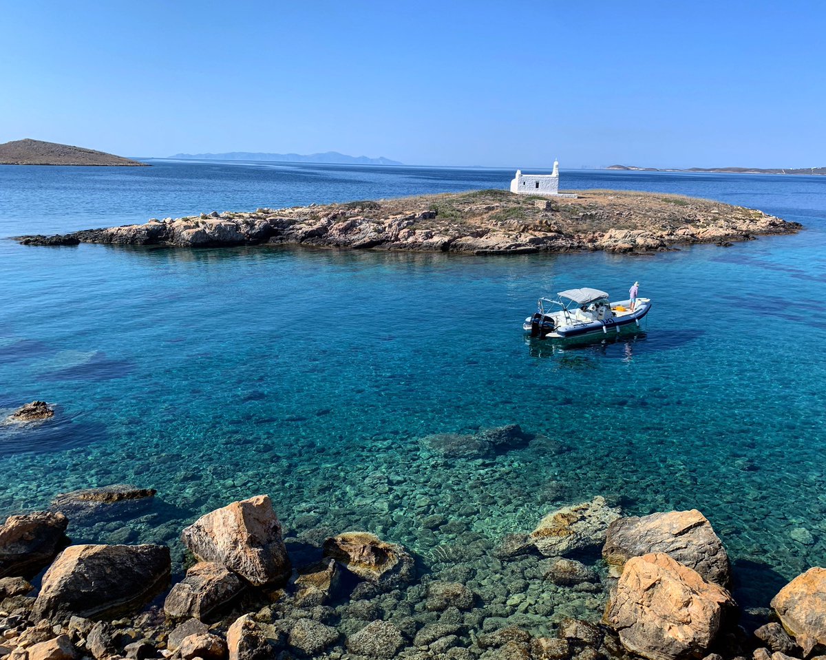 But this week is all about the Cyclades! I’m on Naxos now for my own work, but we will soon begin the 2nd season of the  @NorwInst’s Small Cycladic Islands Project: a survey of uninhabited Aegean islands, which play much larger roles in human history than you might think! ~el 6/7