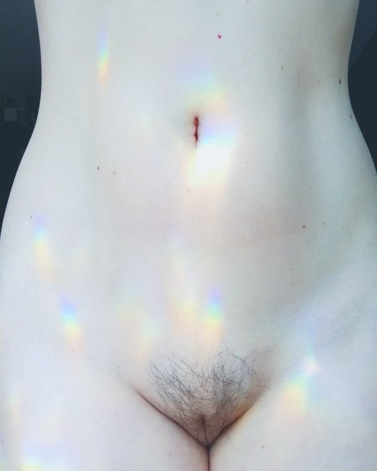 Six mois sans rien toucher. J'&eacute;pile ou j'&eacute;pile pas ?  (Ou je red&eacute;colore, c'&eacute;tait choupi en blond.) https://t<a href="/tag/republigram"class="tags"><span>#republigram</span></a>