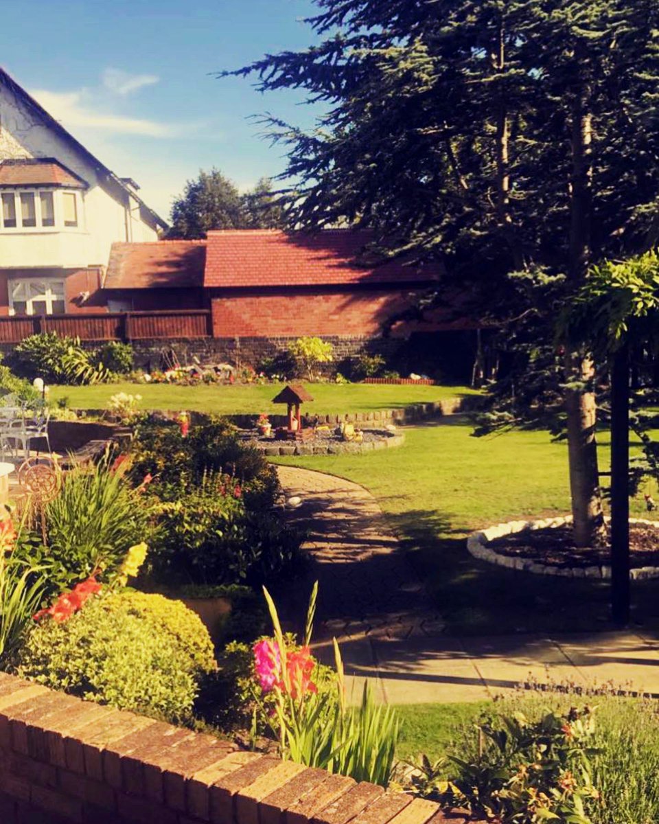Cath_Nolan's tweet photo. This weather 😍☀️ https://t.co/RLgzKL2ggz