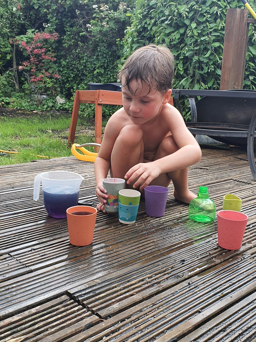 JessicaDeluxeUK's tweet image. Looking forward to seeing if the actual weather matches the weather forecast and recording it on our weather chart. Our bottle is outside ready to collect the rain too!
Then we did some potion making. Using food colouring to mix all different colours
@FRISroom2