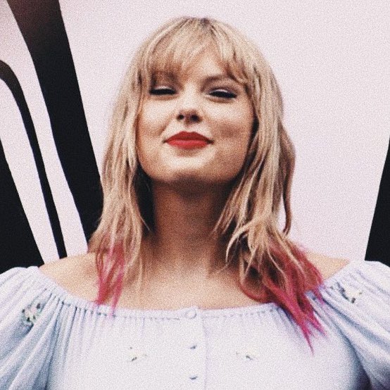 lillyswiftt13's tweet photo. Taylor Swift but as you scroll down her smile gets bigger ㅡ a thread https://t.co/kj80xOQO3x
