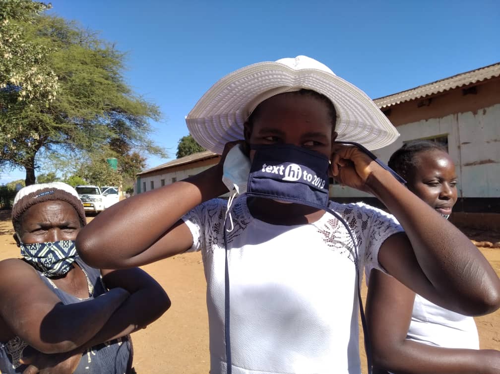 promobileafrica's tweet photo. #Covid19Zim 🛻activation team spreading the message of #SocialDistancing #Handwashing #Sanitizer #MaskUp #GBV during @GoalZimbabwe feeding program in Tanganda & Mutema #Chipinge in partnership with @ZIRP_Zimbabwe @UNICEFZIMBABWE @GroupEcobank @MoHCCZim
#ZeroToleranceToHunger https://t.co/bU7hvhKQk4