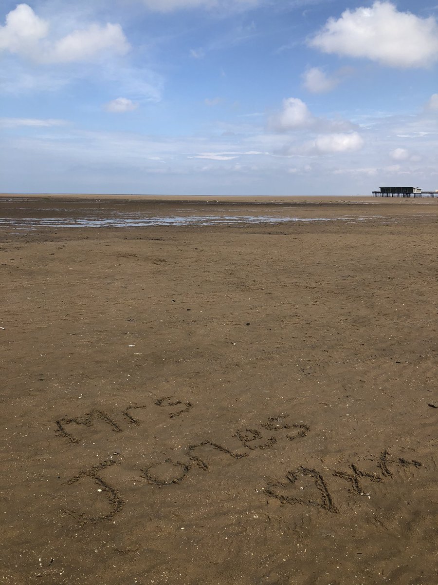 victoriajones74's tweet photo. Mark making in the sand is so much fun! 🏖 What can you draw in the sand? #eyfs #getoutside #sunnydays #markmake #learningoutside #nature @FRISBumblebees 🐝 @FRISladybirds 🐞 https://t.co/dnT172Lvcc