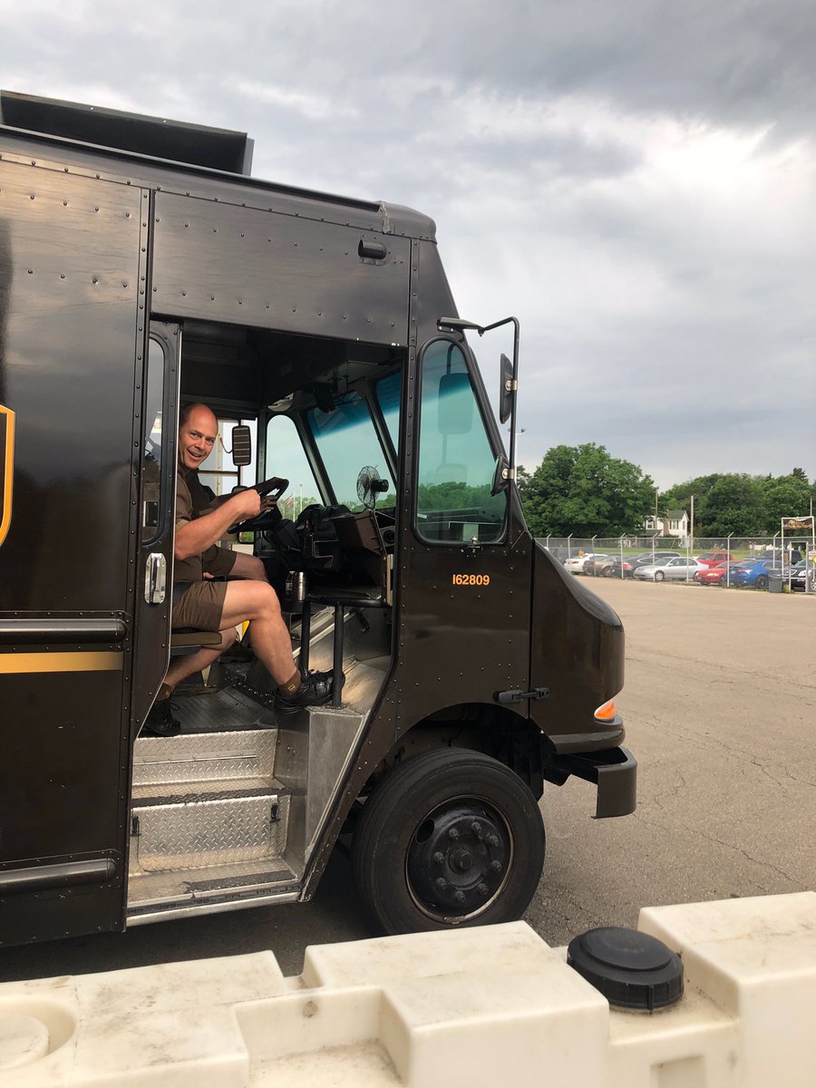 Dayton had a successful Saturday ground kickoff this weekend! Working together to deliver our great service now on Saturdays! #Thanksfordelivering <a href="/joeboyleups/">Joe Boyle</a>