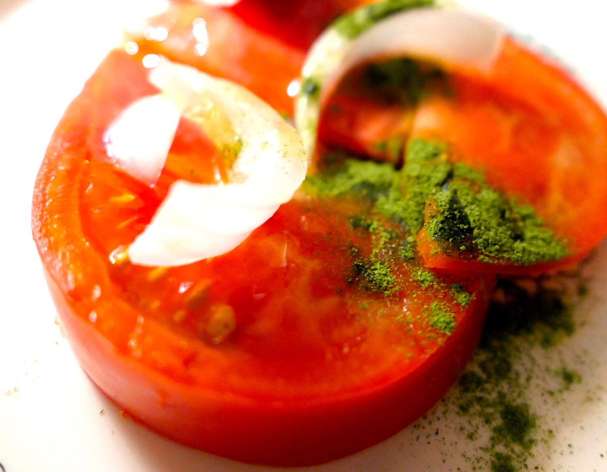 Ygua360's tweet photo. Tomate y #Moringa. Sobre 2 #ingredientes tan ancestrales pueden crearse recetas llenas de vitalidad y sabor, como los #Tomates rellenos de verdura con salsa de Moringa y espinaca, presentados al #RetoMoringa por Isabel de la Morena: [https://t.co/hFfFk9PO0F]

#RetoMoriga2020 https://t.co/nUSMtkaJB8