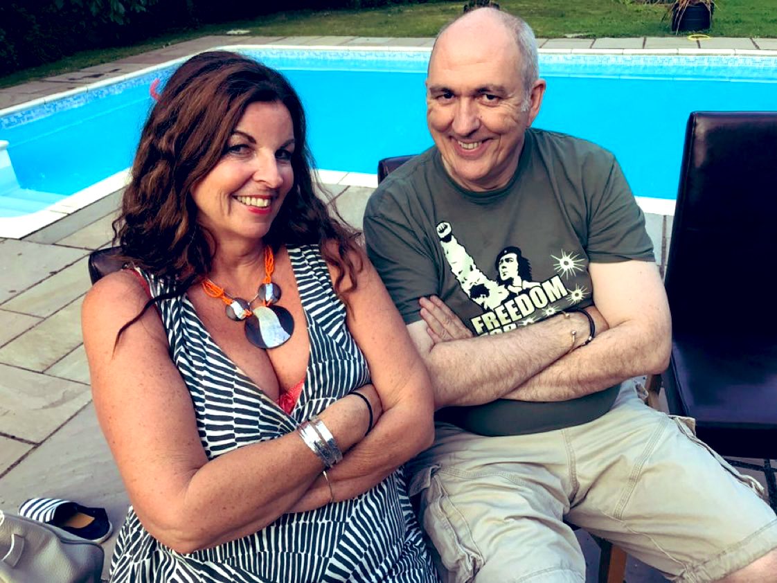 Tomorrow on #BBunker Radio show with me &amp; the lovely <a href="/vanillaweb/">Paul Andrews</a> guests: 
Richard <a href="/RIWworld/">Results in Wellness</a>
 Reema @AposTherapy
 Tracey <a href="/TMPhysioAsh/">Tracey Miles Chartered Physiotherapists</a> #Canterbury.  Sponsor <a href="/BattRemovals/">Colin Batt Removals</a>
Listen live:1-3pmBST details bizradio.co.uk or ask Alexa “ Play Channel 2 Talk Radio” #tunein