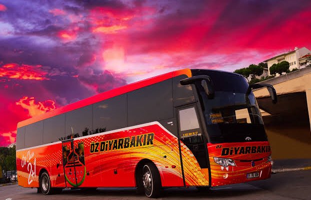 Metro Turizm falan... çucukları pistten alalım hele bakın kim geliyor 👑