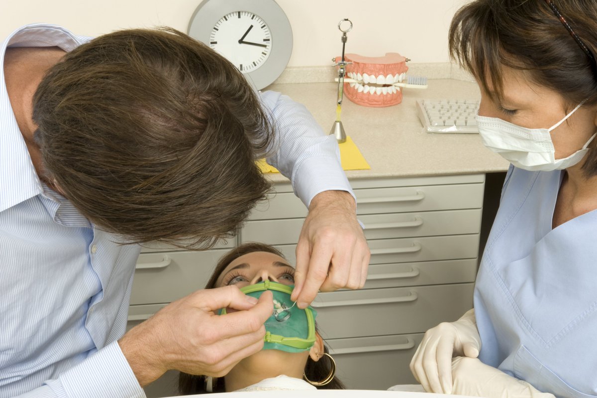Precision_Endo's tweet photo. In addition to the cost of root canal sedatives, you’ll need a driver. You’ll lose a whole day of work, and need someone to watch you until the sedation wears off. #PrecisionEndodonticsPC #Buffalo #Dentistry
https://t.co/bmbaAknXH9 https://t.co/Mkj3lb3HCf