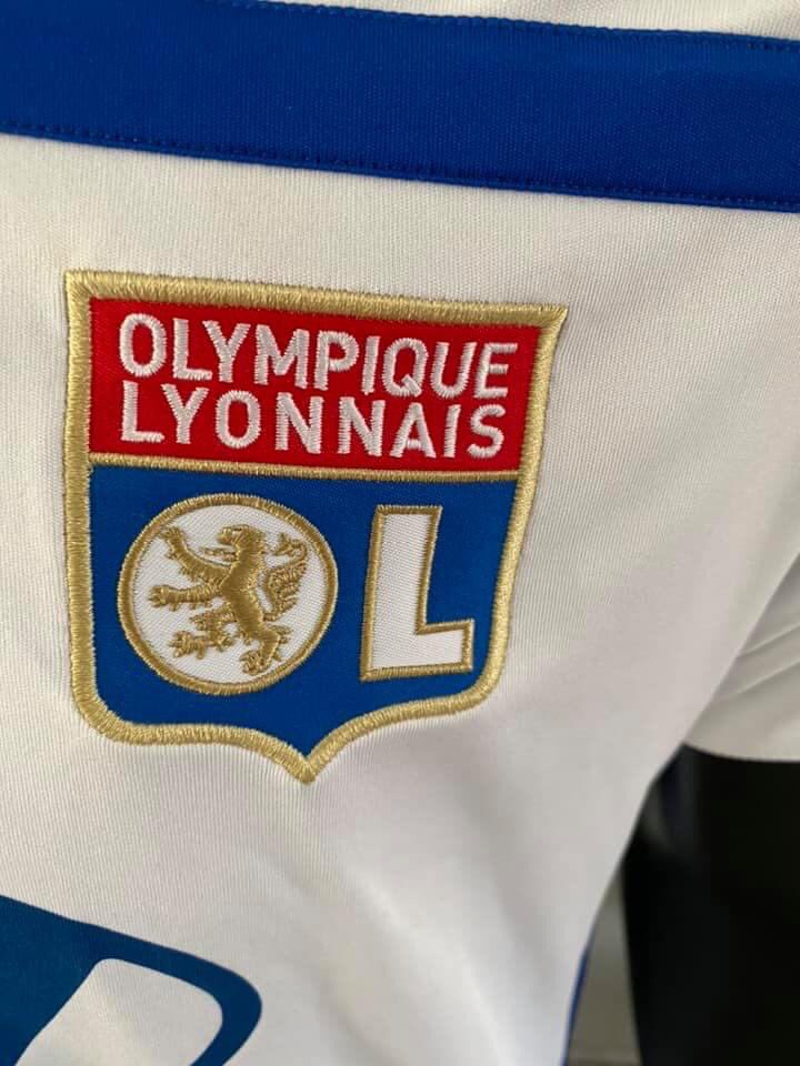 Nu in de veiling:

Gedragen shirt met handtekening van <a href="/Memphis/">Memphis Depay</a> Olympique Lyonnais 2018/2019
Ongewassen dus inclusief grassporen 

Bieden voor het goede doel kan tot dinsdag 20.00 uur via facebook.com/76690786671101…

#memphis #olympiquelyonnais #voetbalshirts #fmih