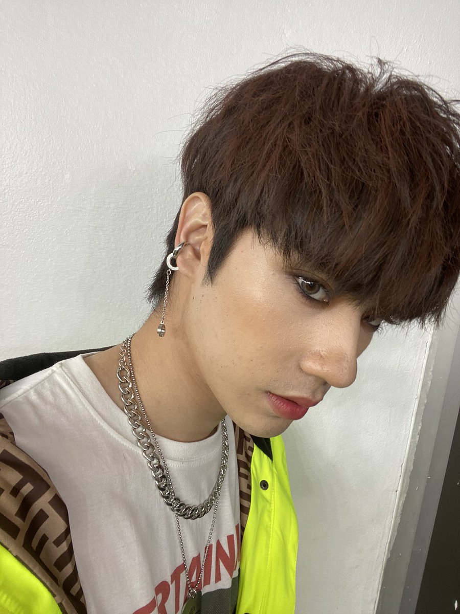 Tee_Jaruji's tweet photo. #SBFIVEonpack https://t.co/TISJ94MLDr