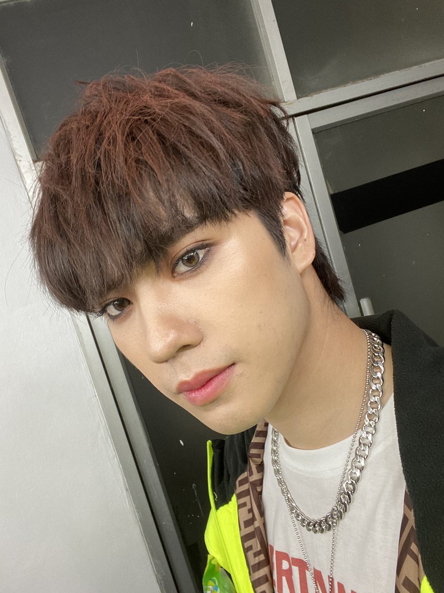 Tee_Jaruji's tweet photo. #SBFIVEonpack https://t.co/TISJ94MLDr