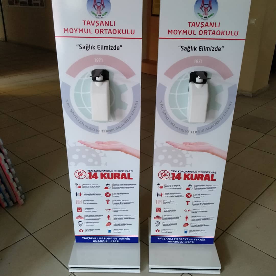 FUral58's tweet photo. Moymul Ortaokulu için Meslek lisesi memleket meselesidir. Hafta sonu yapılacak olan LGS için  dezenfektan standlarımızı yapan Tavşanlı Mesleki ve Teknik And. Lisemize çok teşekkür ediyorum.@rrk4243 @MEMTavsanli https://t.co/fDh0C2a2pB