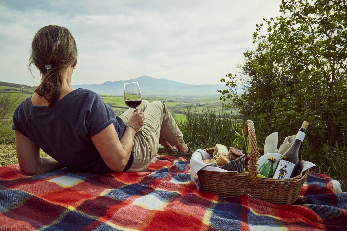 Pic-Nic a Podere Il Casale: i nostri prodotti da gustare in uno degli angoli panoramici della fattoria in totale tranquillità, immersi nel verde!
bit.ly/3foXdvf

#picnic #toscana #pienza