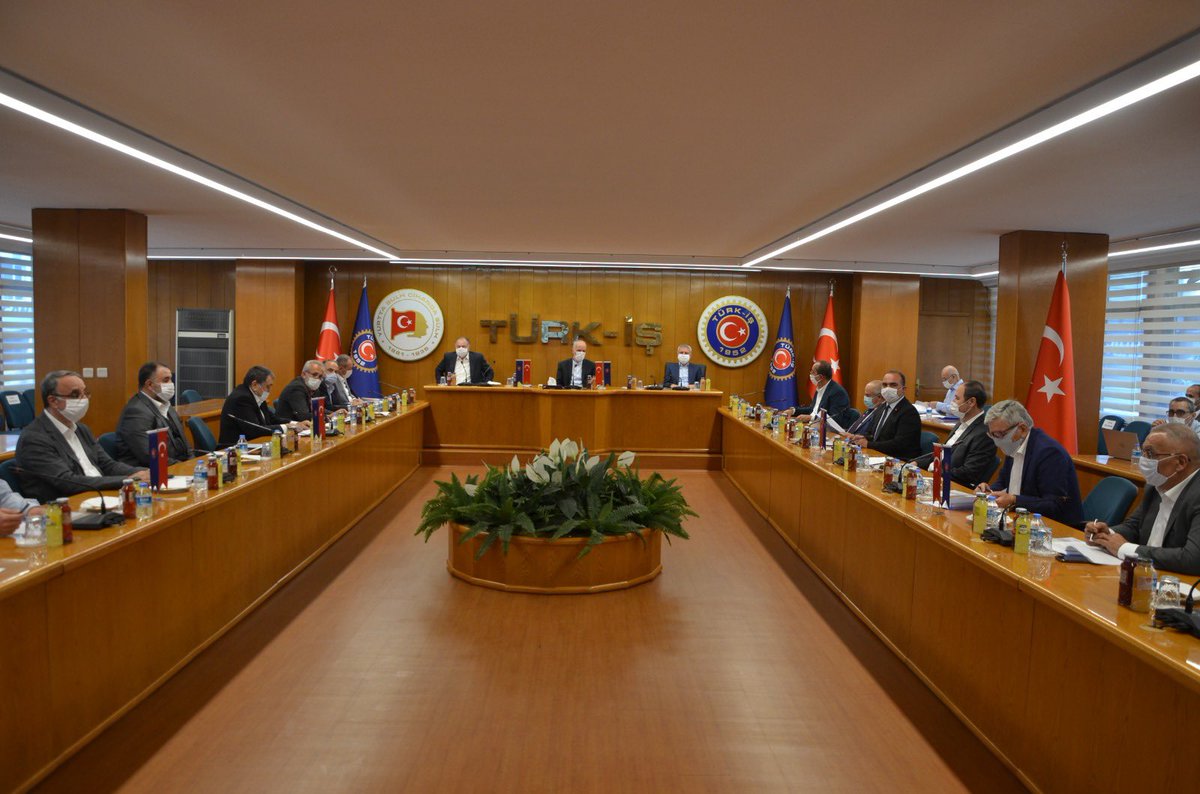 Çalışma hayatındaki güncel konularla ilgili görüşmek üzere toplanan TÜRK İŞ Başkanlar Kurulu'na sendikamızı temsilen katıldım.Hayırlı olsun...