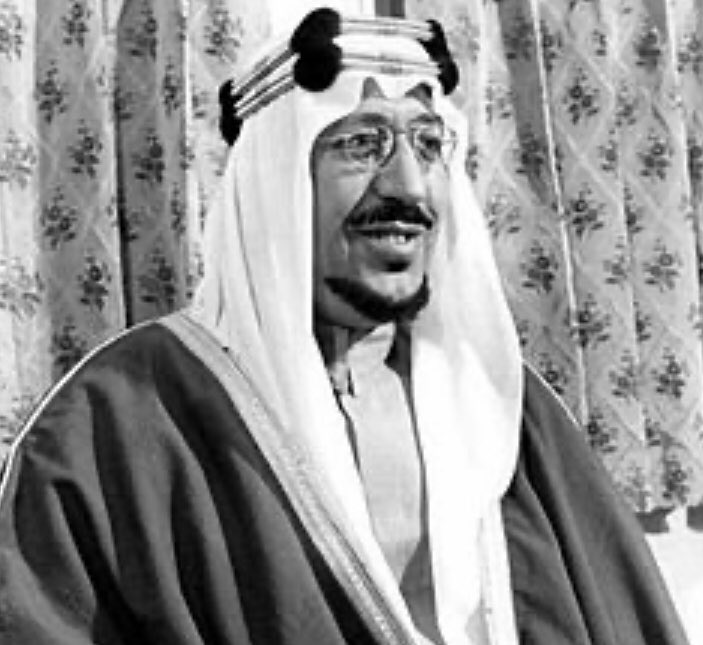 عندما تكلم المواطن إلى الملك عبدالعزيز كان مرتبكًا مترددًا فتلعثم لسانه