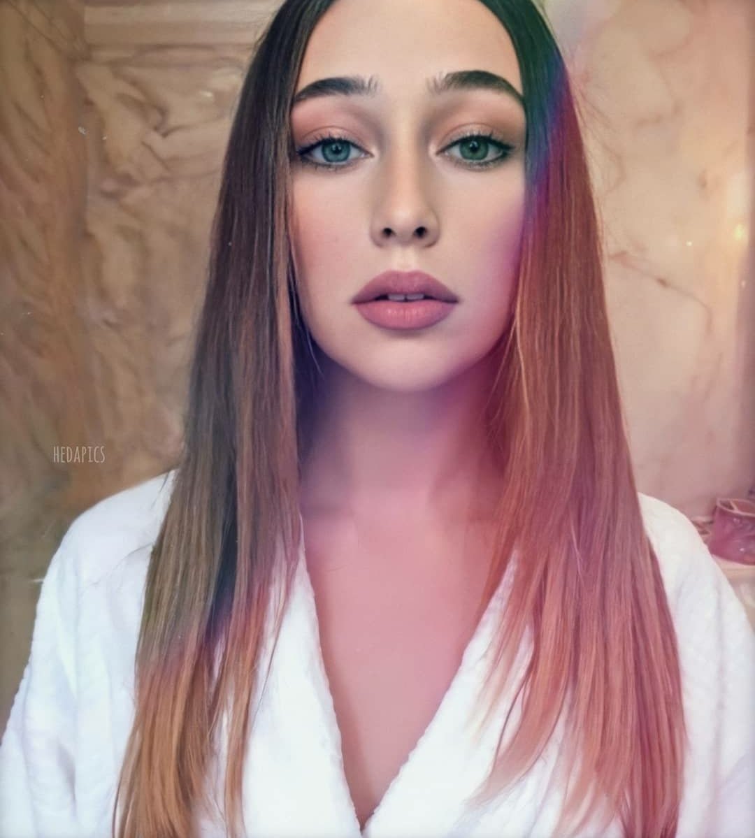 《Cαɱαɾα, ϝσƈσʂ, ρσʂҽ ყ αƈƈισɳ》