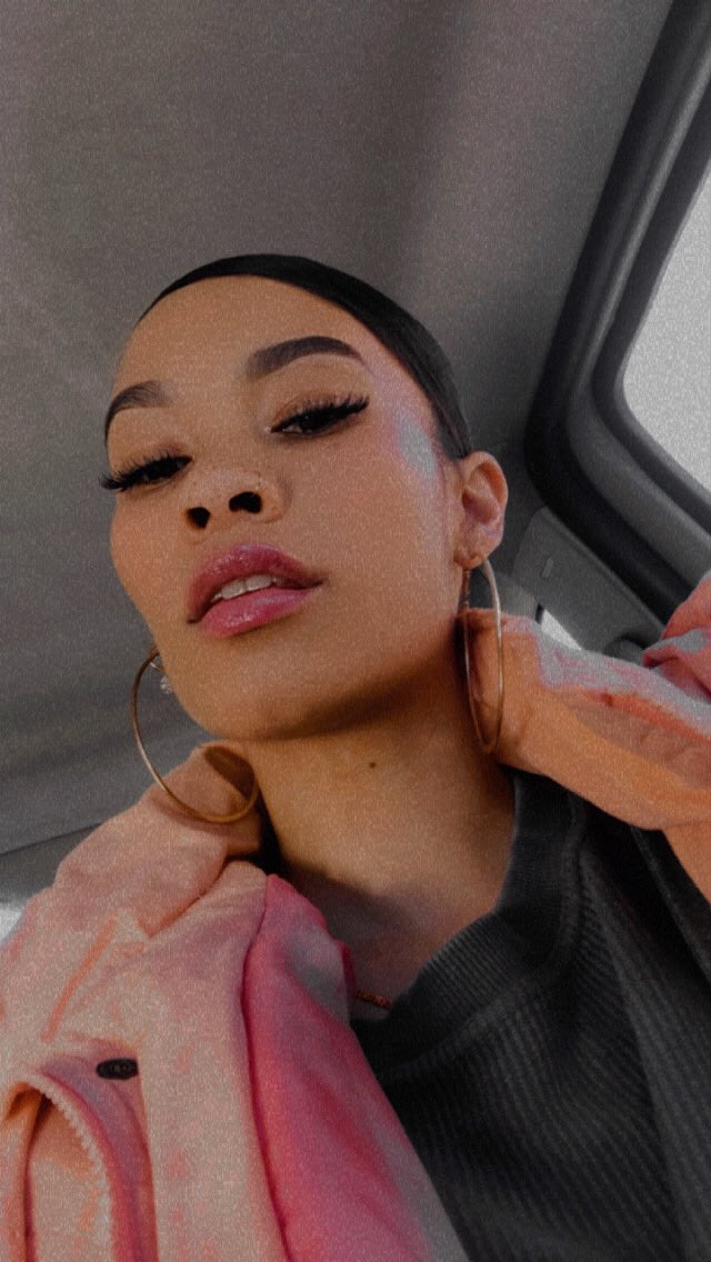 Mikhale_Jones's tweet photo. Let’s pretend 💛 https://t.co/KMoI9lhMMb