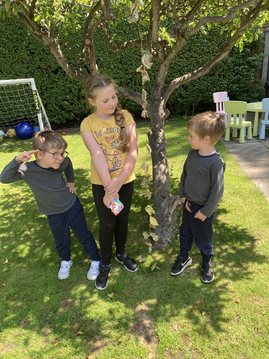 JemmaBailey85's tweet photo. Creative minds - Garden Art and Craft. Leaf chain, for the apple tree! @ysgolbrynhedydd #3CS #1AJ https://t.co/3o8ovbrmXE