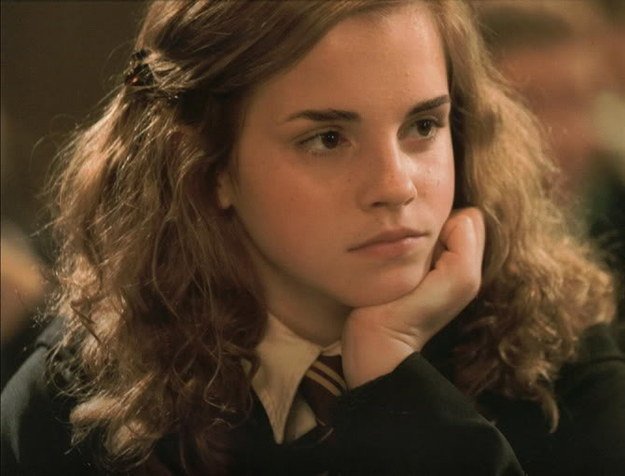 NicoFlamelOff's tweet photo. Quand t'es le/la seul(e) à connaitre la réponse mais que le prof ne veut pas t'interroger

#HarryPotter https://t.co/ZkYOKWFdt1