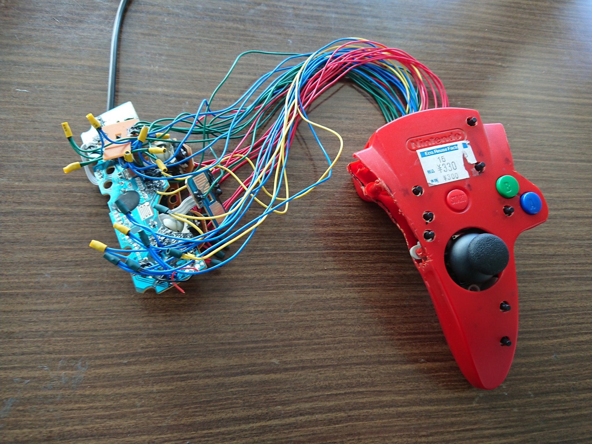 大和龍騎 Auf Twitter ガンオン専用左手デバイス 自作ゲームパッド そしてプレイ可能な段階で 取り敢えずの完成へ プレイしてみて微調節を 機動戦士ガンダム ガンダム ガンダムオンライン ニンテンドー64 N64 T Co 0cpimuxzwd Twitter