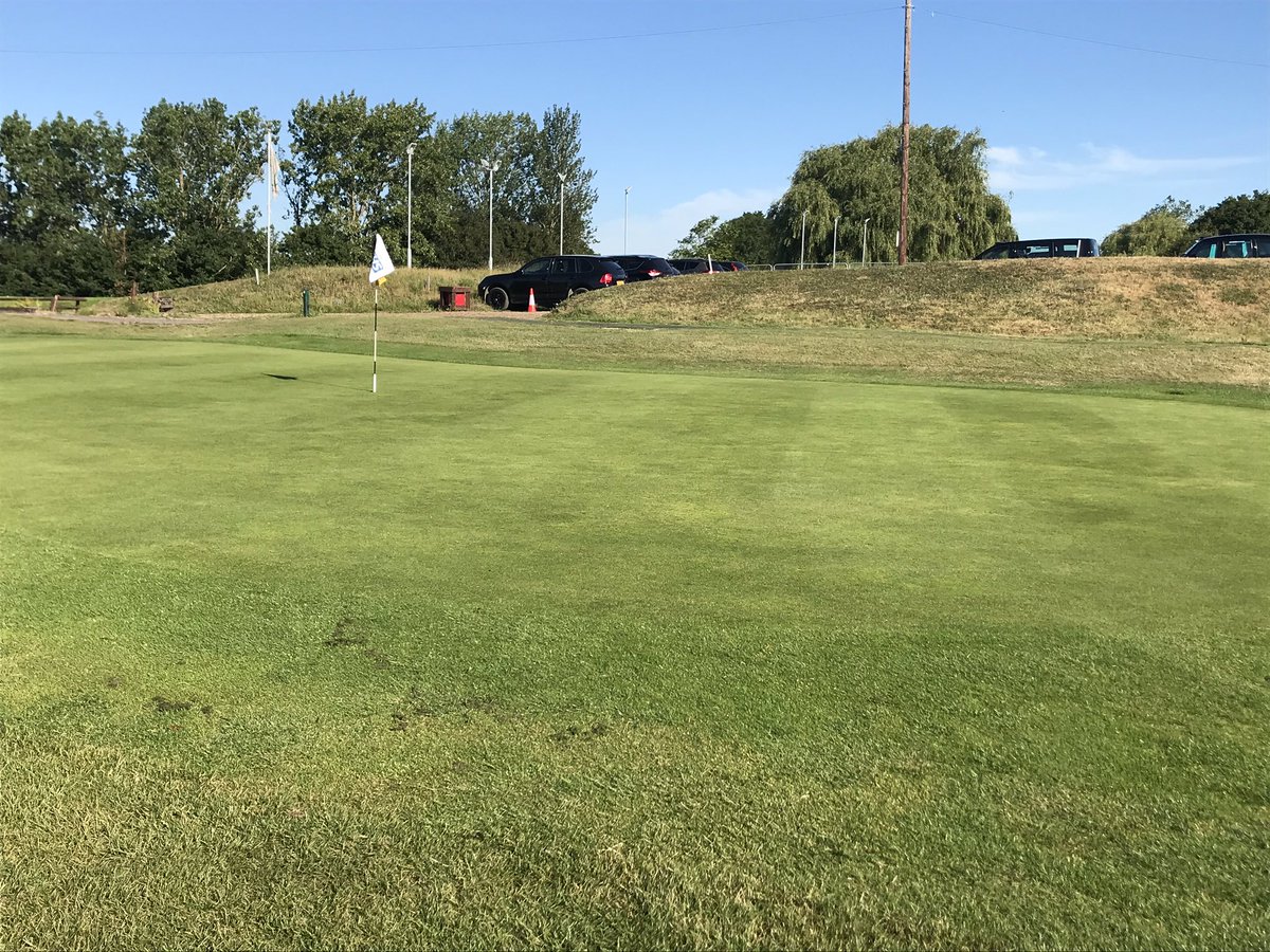 Greens_RGC's tweet photo. Greens cut, tees/approaches cut made a start on fairways with a big tidy up of the drive on the way up too the carpark #Risebridge https://t.co/hHpK2kgoYK