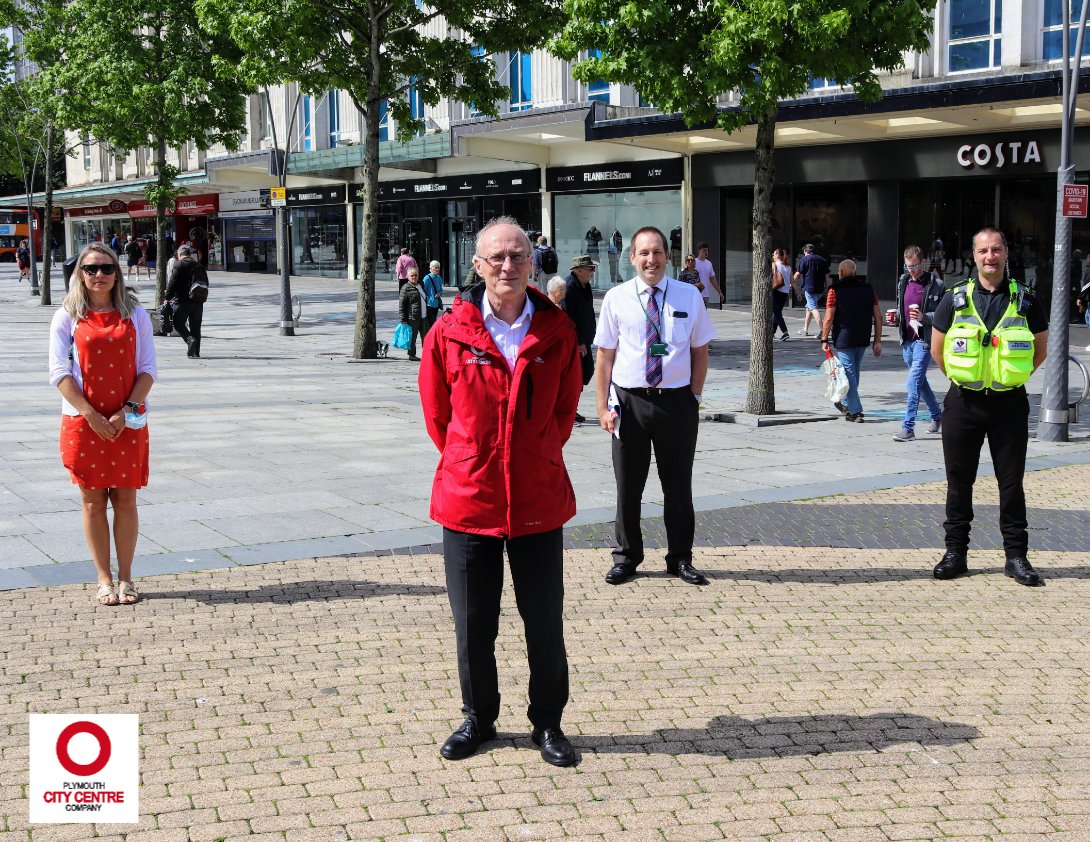 PlymCityCentre's tweet photo. Welcome back to #Plymouth city centre

Morning briefing with @PARCPLYMOUTH officers, @CharlesCrossLPP Police, city's clean team &amp; volunteers

We'll be on hand to advise the public, monitor queues, support businesses and ensure the city centre is a safe &amp; clean environment for all https://t.co/UqEfQGehxB