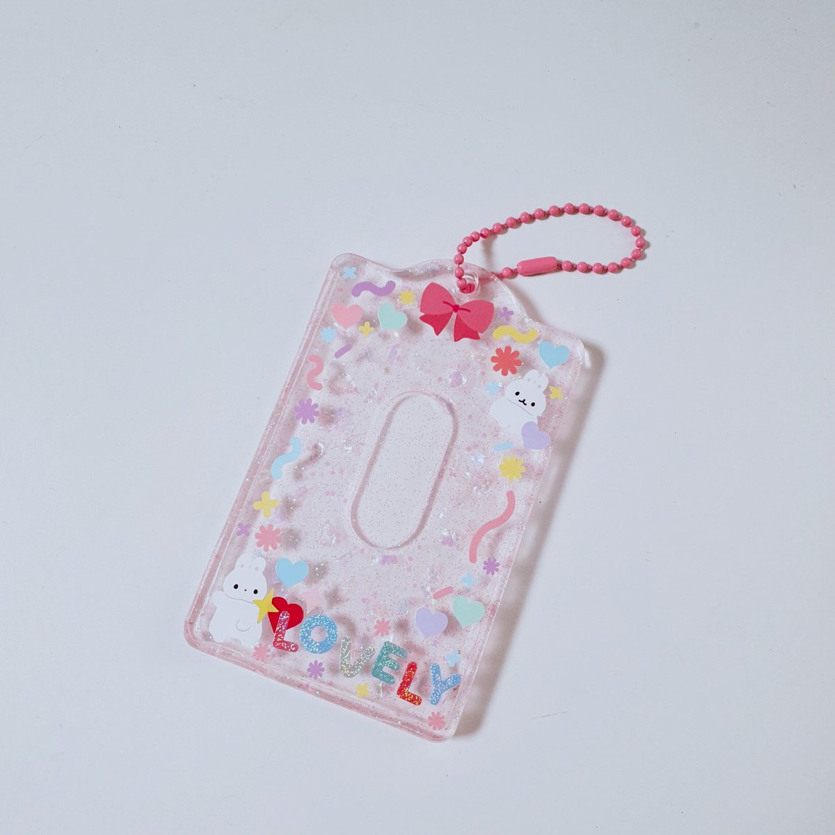 너무 뻐렁치는 마음 어쩔줄몰라서 여는 알티 이벤트(*꒦ິ⌓꒦ີ)

알티 해주시는분 중 2분께 추첨으로 레진 포카케이스를 드립니다. 색깔 조합은 원하시는대로 커스텀가능합니다.
사진들은 예시작입니다.(스꾸없는 순정상태로 보내드려요)

#김재환 #정세운 #호원즈