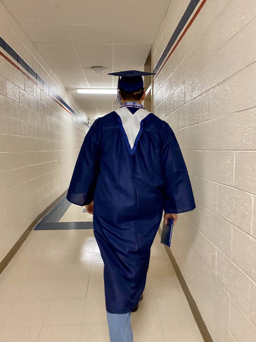 AshleyBBlue's tweet photo. He's out✌️ My one and only is growing up on me. So proud of him always❤️ App State here he comes 💛🖤🏔@RoscoeBlueIV https://t.co/RiJgZXAVZA
